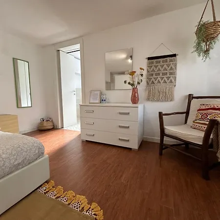 לינה וארוחת בוקר La Boheme פורטו גריבלדי