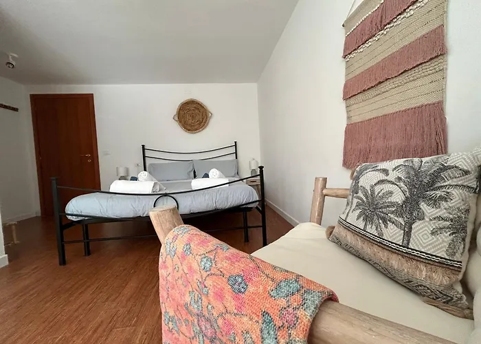 לינה וארוחת בוקר La Boheme